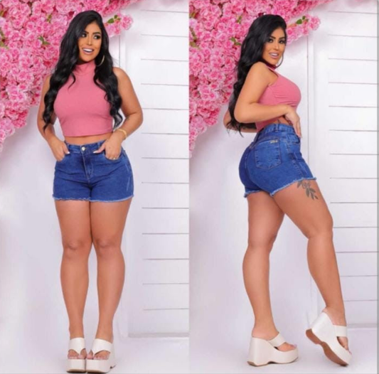 Short Jeans Com Lycra Escuro Unha Desfiado